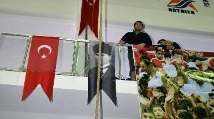 Pehlivanlar G&uuml;&ccedil; Depoluyor