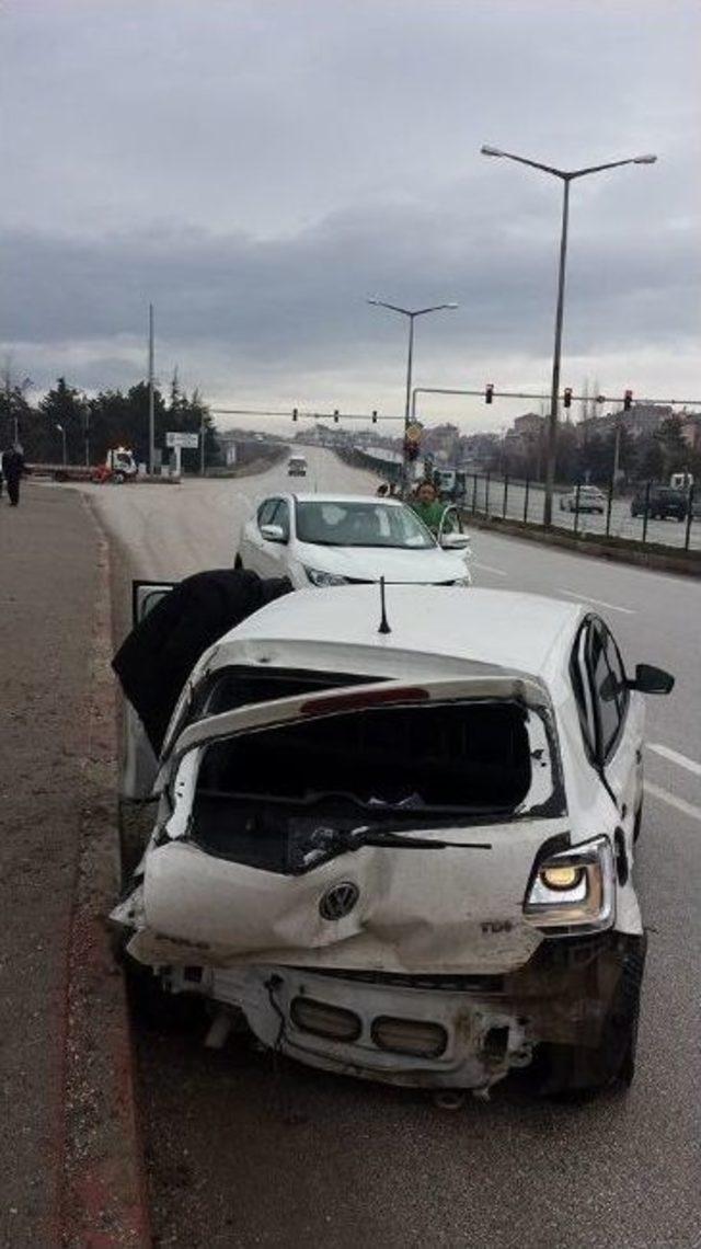 Işık İhlali Kazayı Beraberinde Getirdi