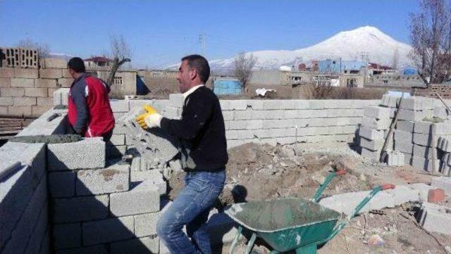 Evi Yanan Aileye Kızılay'dan Eşya Geldi