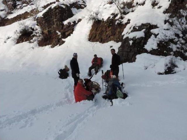 Hakkari'de 3260 Rakımlı Samur Dağı'na Ilk Tırmanış