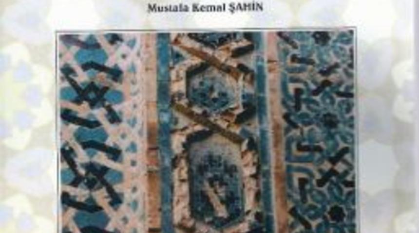 Ad&uuml; &Ouml;ğretim &Uuml;yesi Sel&ccedil;uklu Camilerini Kitaplaştırdı