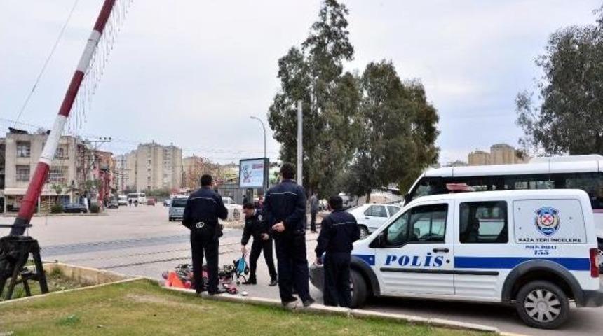 Tren &Ccedil;arpan Bisikletin S&uuml;r&uuml;c&uuml;s&uuml; Ağır Yaralandı