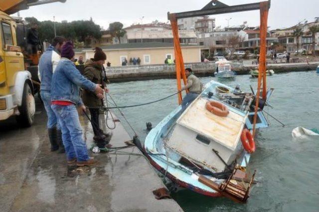 Didim'de Fırtına Balıkçı Teknesini Batırdı