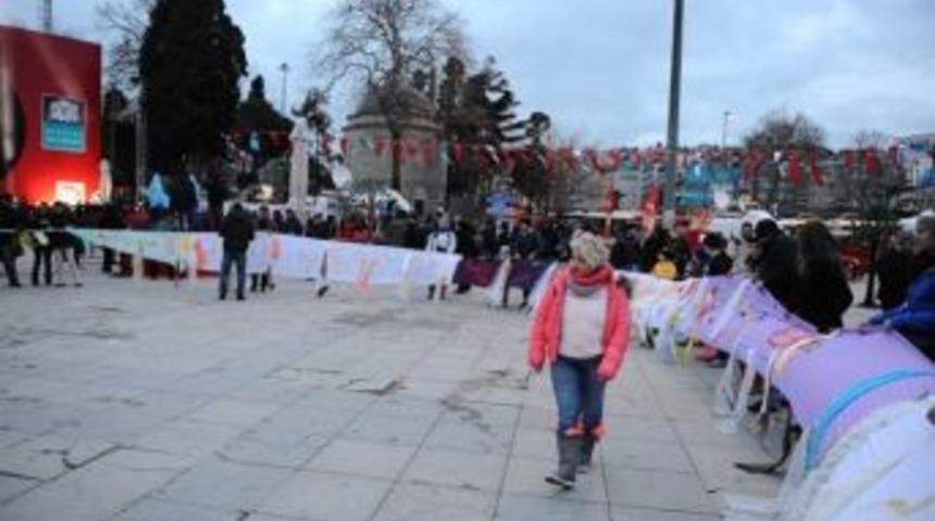 &Uuml;nl&uuml; Ressamdan 50 Metrelik Dev Resim