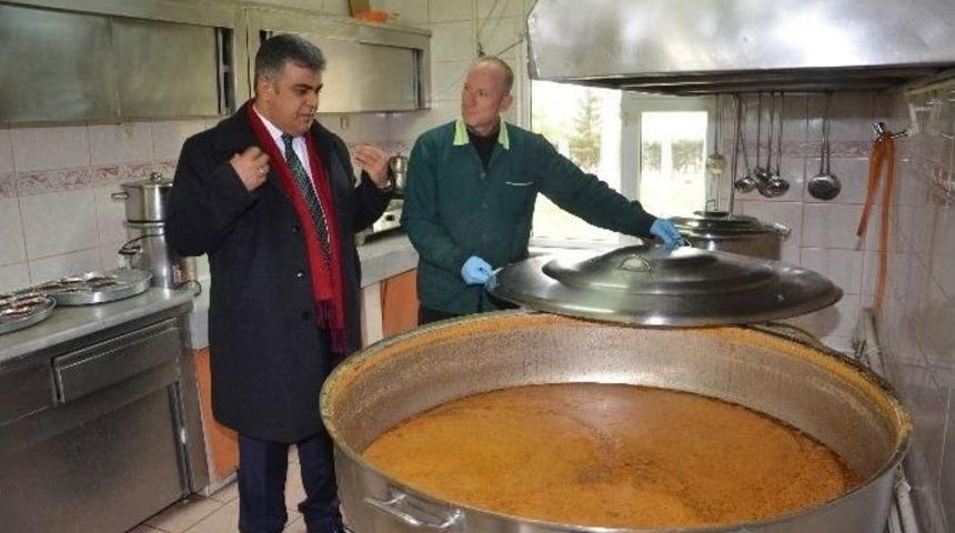 Başkan &Ouml;zg&uuml;ven Aş Ocağını Denetledi