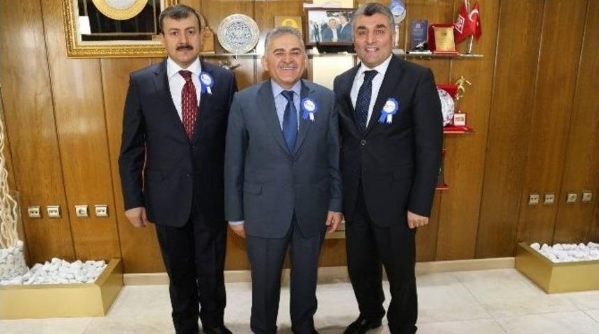 Kayseri Vergi Dairesi Y&ouml;neticilerinin Melikgazi Belediye Ziyareti