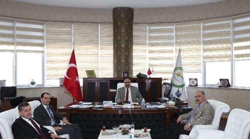 Caferov&rsquo;dan Rekt&ouml;r Yılmaz&rsquo;a Ziyaret