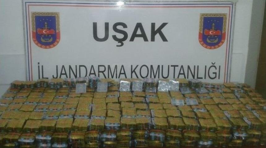 Uşak’ta Kaçak Sigara Ve Uyarıcı Hap Operasyonu