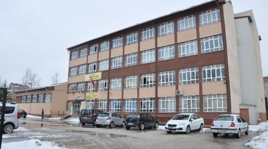 ’oturulamaz’ Raporu Verilen Bozüyük Kız Meslek Lisesi De Tahliye Ediliyor