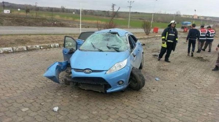 Otomobil Takla Attı: 4 Yaralı