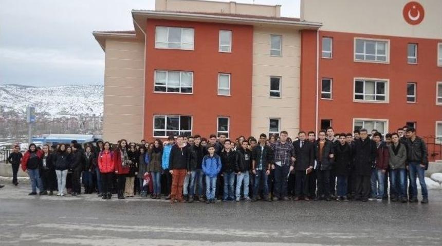 Lise &Ouml;ğrencilerinin "okul Birleştirme" Tepkisi