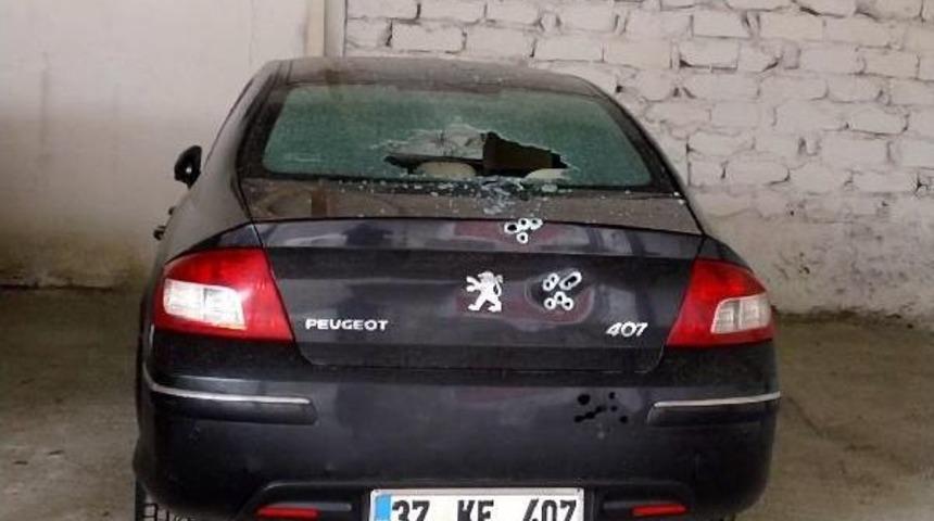 Tosya Belediye Başkan Yardımcısı'nın Otomobiline Silahlı Saldırı