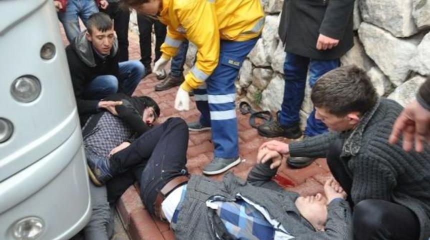 Kavga Ederken Duvardan D&uuml;şen Gen&ccedil;lerden Biri &Ouml;ld&uuml;