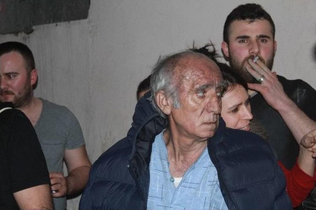 İtfaiye Sokağa Giremeyince, Yangına Hortumla Su Sıktılar