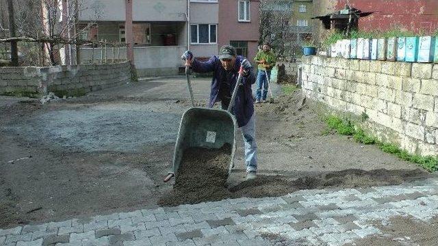 Türkali Köyünde Ara Yollara Parke Taşı Döşeme Çalışmaları Başladı