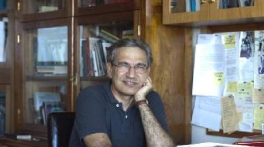 Orhan Pamuk Kadık&ouml;y'de Okurlarıyla Buluşuyor