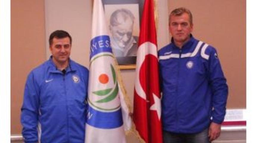 Nilüfer Belediyespor Abdullah Tiryaki'yle Anlaştı
