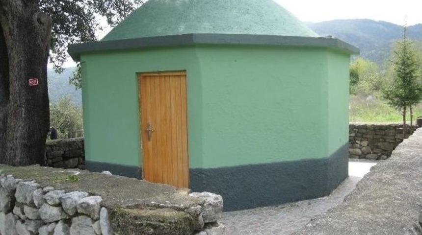 Sofu Dede T&uuml;rbesi&rsquo;nin Bakımını Karaisalı Belediyesi &Uuml;stlendi