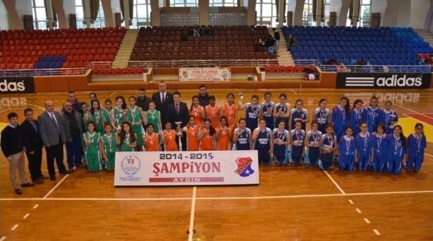 Aydın&rsquo;da Potanın Yıldızları Kupalarını Aldı