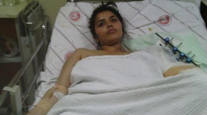 Yaralı Ve Hamile Kadın, K&uuml;rtaj I&ccedil;in Izin Bekliyor