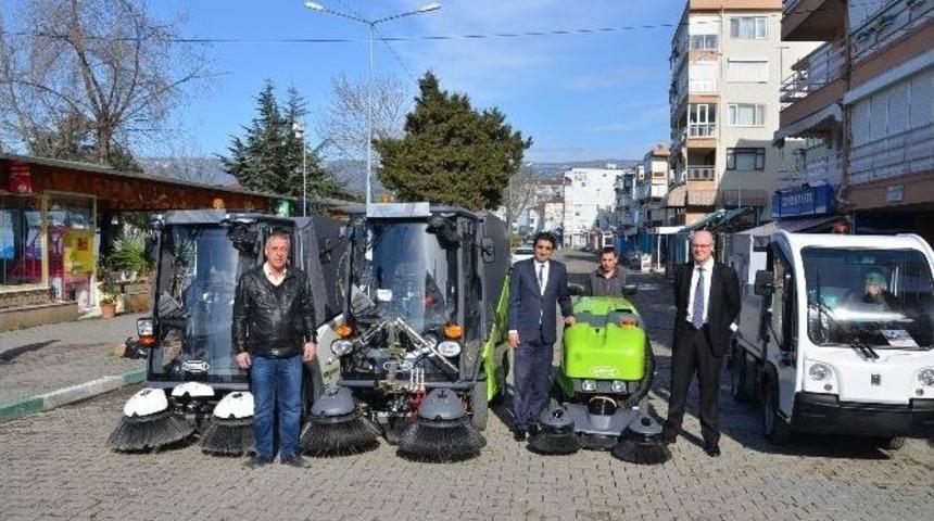 Yol S&uuml;p&uuml;rme Ara&ccedil;ları G&ouml;r&uuml;c&uuml;ye &Ccedil;ıktı