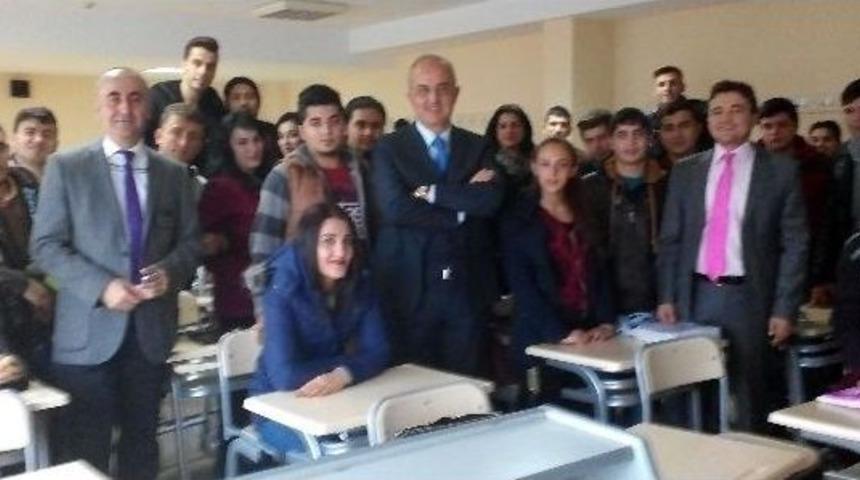 Turizm Ve Otelcilik Myo, Sekt&ouml;r Temsilcileriyle &Ouml;ğrencileri Buluşturuyor