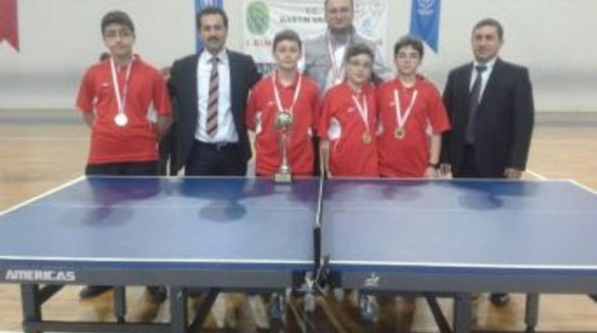 &Ouml;zel Kolej Takımı Masa Tenisi Turnuvasında İl Birincisi Oldu