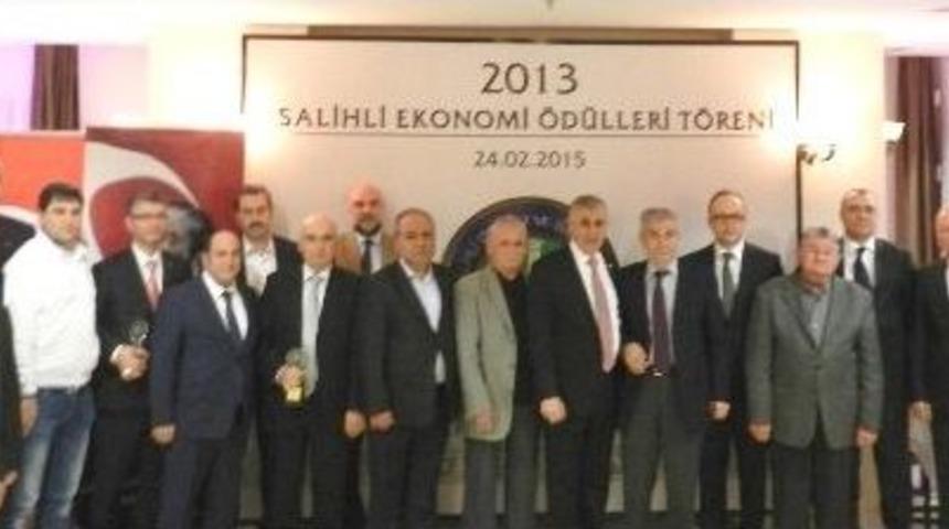 Salihli&rsquo;nin Başarılı İşadamları &Ouml;d&uuml;llerini Aldı