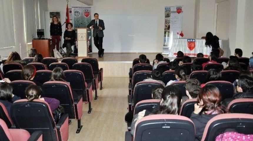 İkbu&rsquo;lu Akademisyenler Bursalı &Ouml;ğrencilerle Buluşuyor