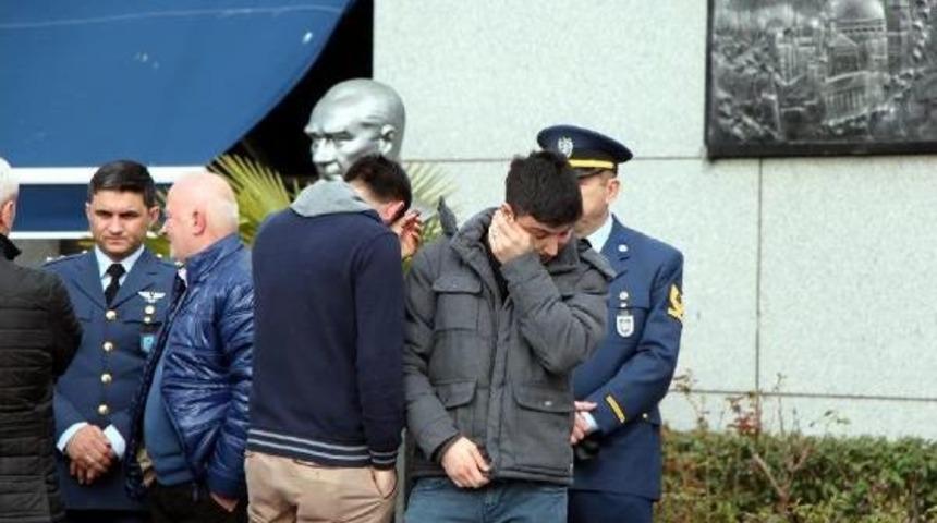 Şehit Pilotun Cenazesi İstanbul'a Getirildi