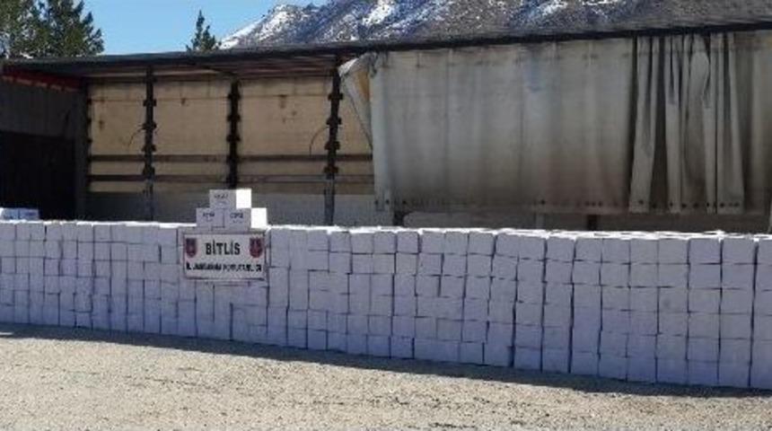 Bitlis&rsquo;te 1 Milyon Tl Değerinde Ka&ccedil;ak Ceviz İ&ccedil;i Ele Ge&ccedil;irildi