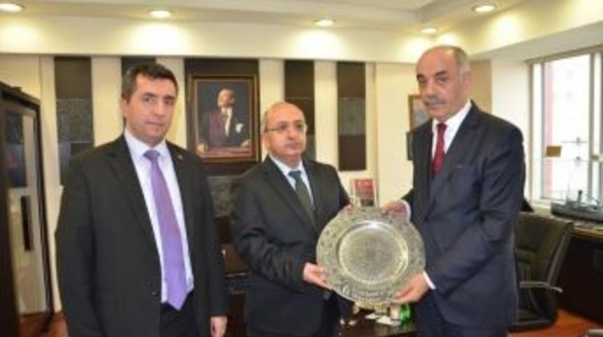 Yücelik’e Gelir Vergisi Plaketi