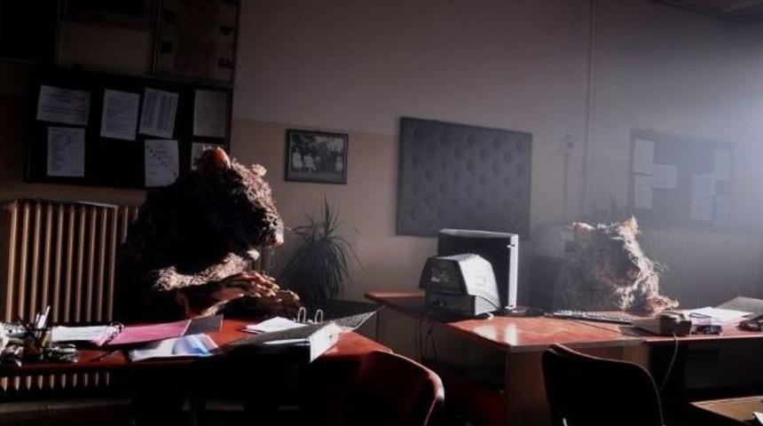 &ldquo;i&ccedil;imdeki İnsan&rdquo; Filminde Oyuncular Fareye D&ouml;n&uuml;şt&uuml;