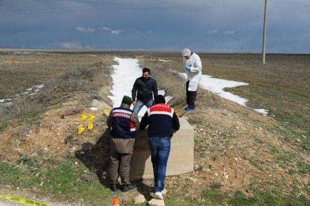 Su Kanalında Yakılmış Erkek Cesedi Bulundu