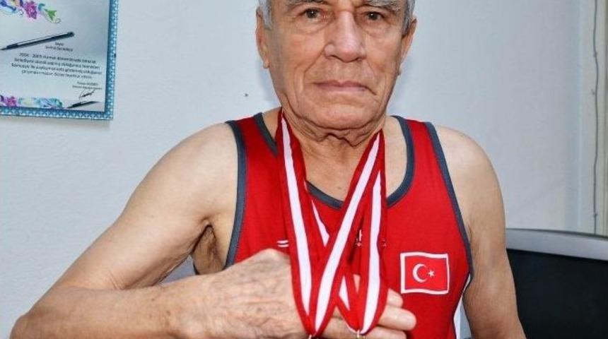 By-passlı Atlet 81 Yaşında 2 Rekor Daha Kırdı