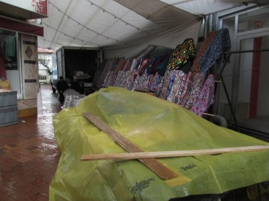 Kısa S&uuml;reli Sağanak Ve Dolu Yağışı Hayatı Olumsuz Etkiledi