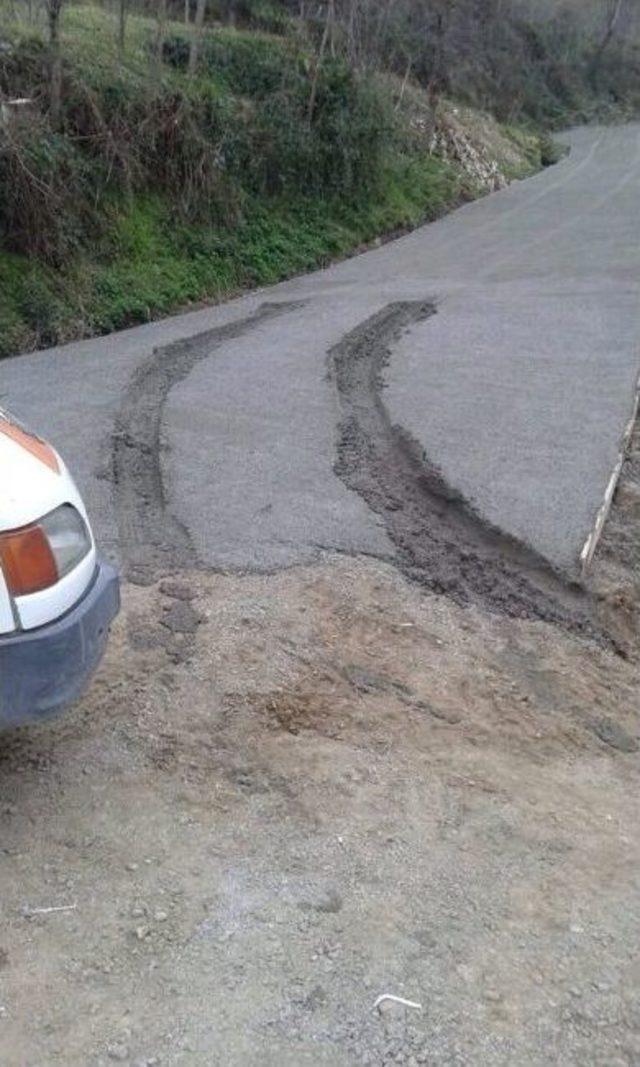 Beton Yol Tahrip Edildi