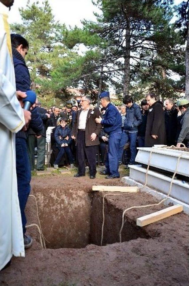 Eskişehirli Şehit Binbaşı Sezer, Toprağa Verildi