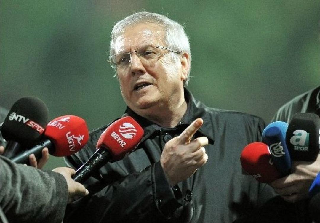 Aziz Yıldırım&rsquo;dan &lsquo;sahanın Ortasına Otururum&rsquo; Yorumu