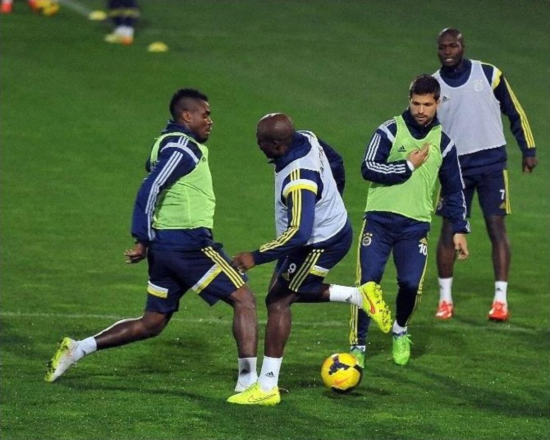 Fenerbah&ccedil;e, Torku Konyaspor Ma&ccedil;ı Hazırlıklarını S&uuml;rd&uuml;r&uuml;yor