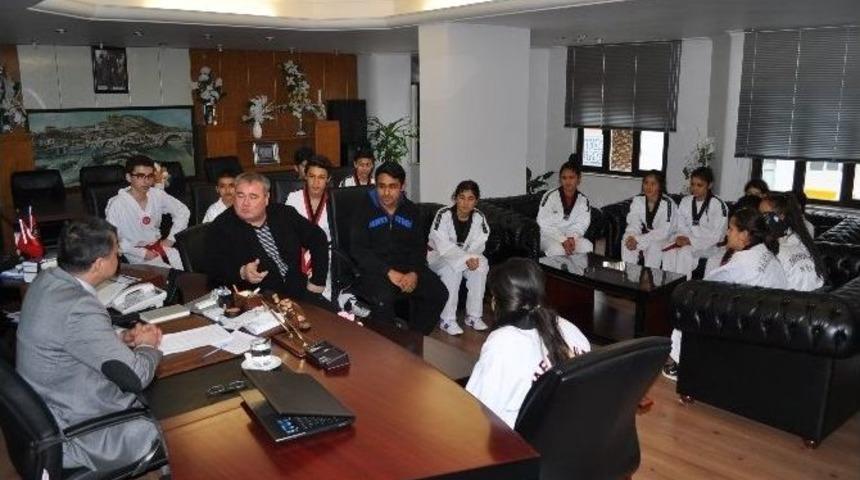 Silifkeli Tekvandoculardan Başkan Turgut&rsquo;a Teşekk&uuml;r