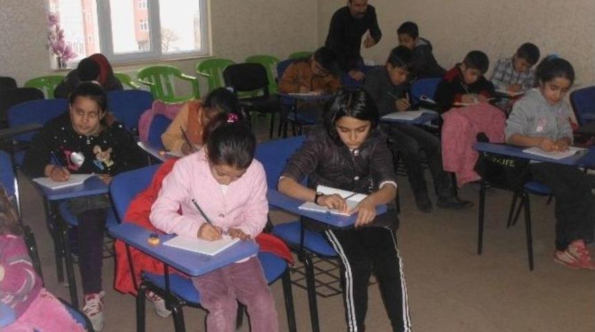 Kobanili &Ccedil;ocuklar K&uuml;rt&ccedil;e Eğitime Başladı
