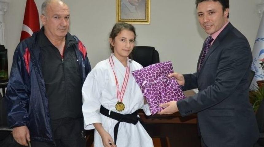 Aydınlı Meyrem, Karatede Grup Şampiyonu Oldu