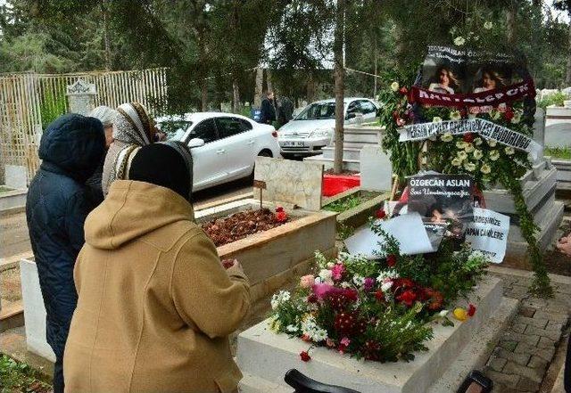 Anneler Derneği, Özgecan’ın Ailesini Ve Mezarını Ziyaret Etti