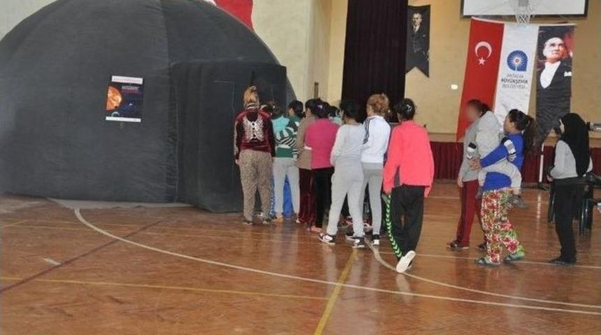 Cezaevinde Uzayın Derinliklerine Yolculuk