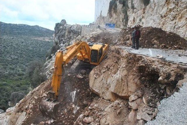 Demre’de Selin Yaraları Sarılmaya Devam Ediyor