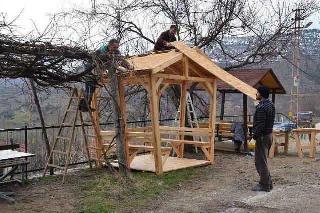 Tepebaşı’ndan Gürleyik’e Kamelya Desteği