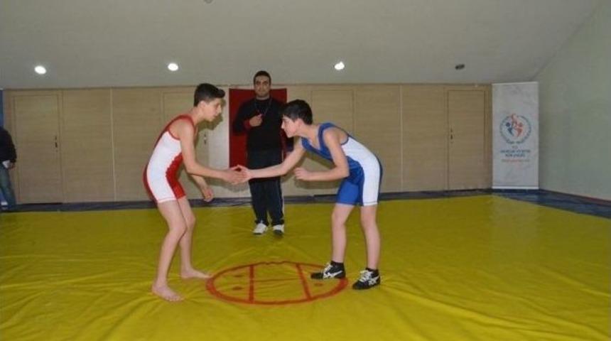 Serbest G&uuml;reş İl Birinciliği Sona Erdi