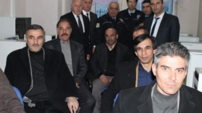 Akdağmadeni İl&ccedil;esinde Muhtarlara Y&ouml;nelik Bilgisayar Kursu A&ccedil;ıldı