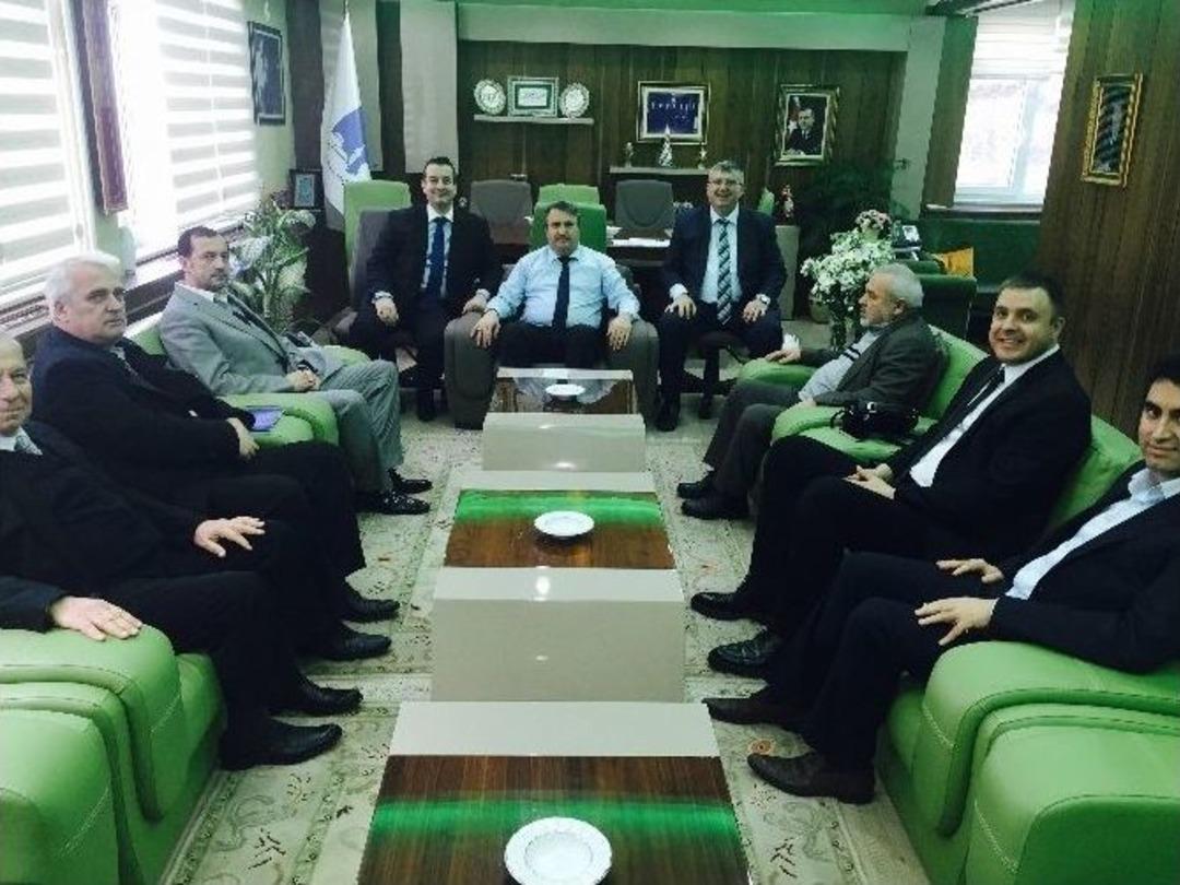 &Ouml;zg&uuml;r Noyan &Ccedil;alışmalarına Ara Vermeden Devam Ediyor